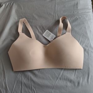 Lululemon hold true bra Misty shell color